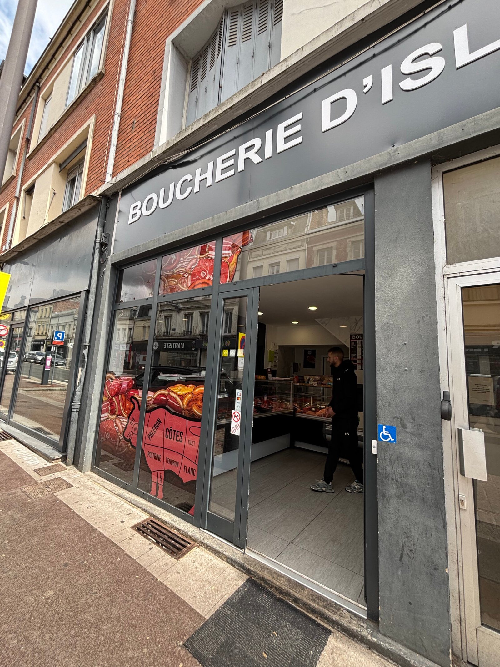 Le boucher de la Boucherie d'Isle